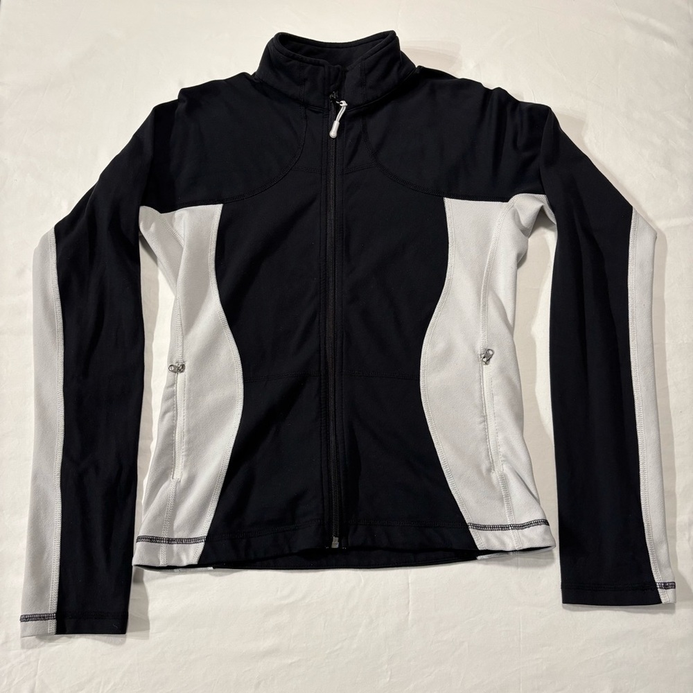 Vintage Lululemon Athletica Black and White Sweatshirt